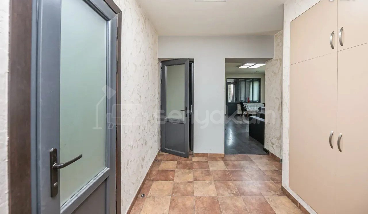 3 Սենյականոց Բնակարան, 80քմ, 10/13 հարկ, Կապիտալ Վերանորոգված