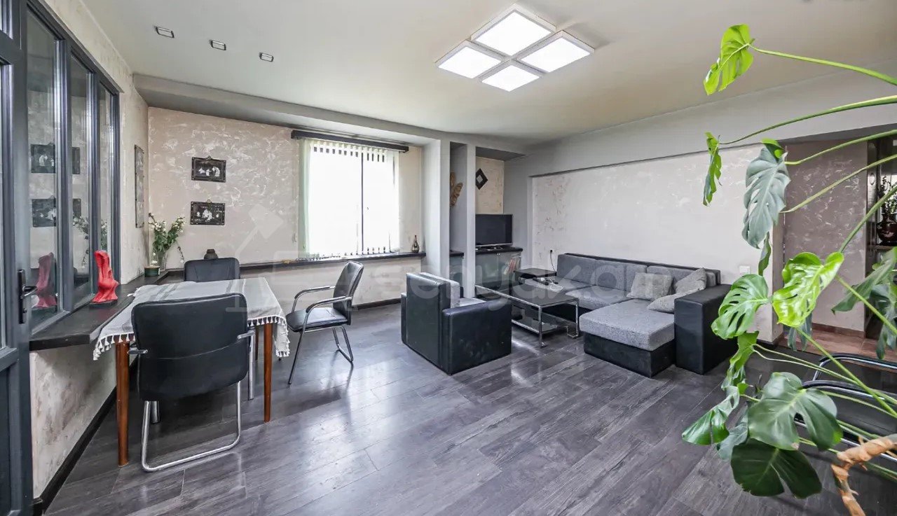 2 Սենյականոց Բնակարան, 80քմ, 10/13 հարկ, Նորմալ Վիճակում