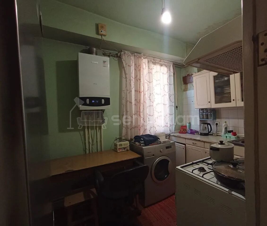 3 Սենյականոց Բնակարան, 45քմ, 9/9 հարկ, Նորմալ Վիճակում