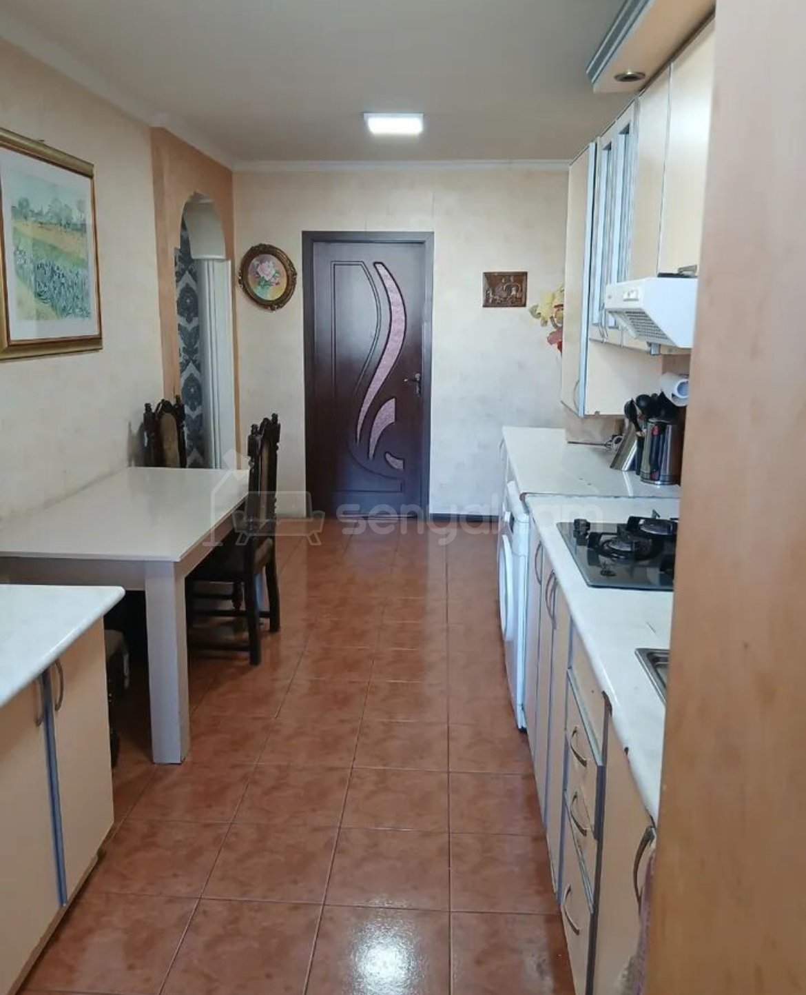 3 Սենյականոց Բնակարան Քարե Շենքում, 80քմ, 4/4 հարկ, Կապիտալ Վերանորոգված