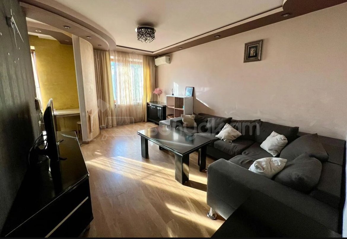 4 Սենյականոց Բնակարան Քարե Շենքում, 84քմ, 3/5 հարկ, Կապիտալ Վերանորոգված, Կահավորված, Արևկող