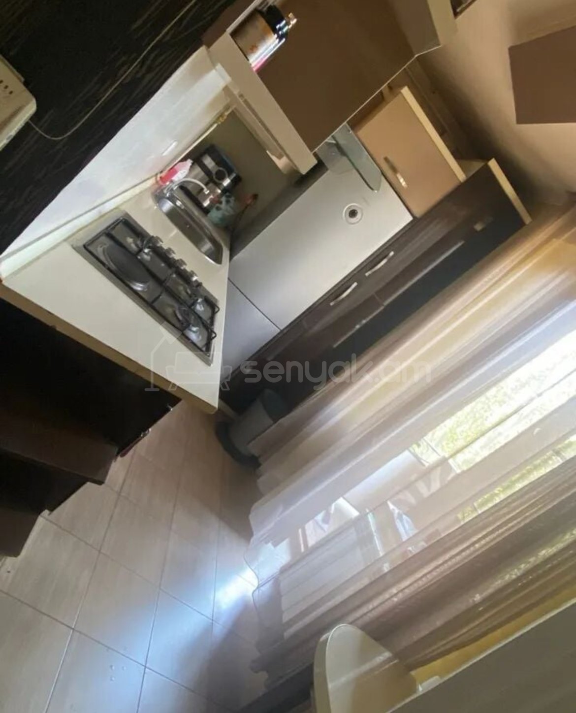 4 Սենյականոց Բնակարան Քարե Շենքում, 84քմ, 3/5 հարկ, Կապիտալ Վերանորոգված, Կահավորված, Արևկող