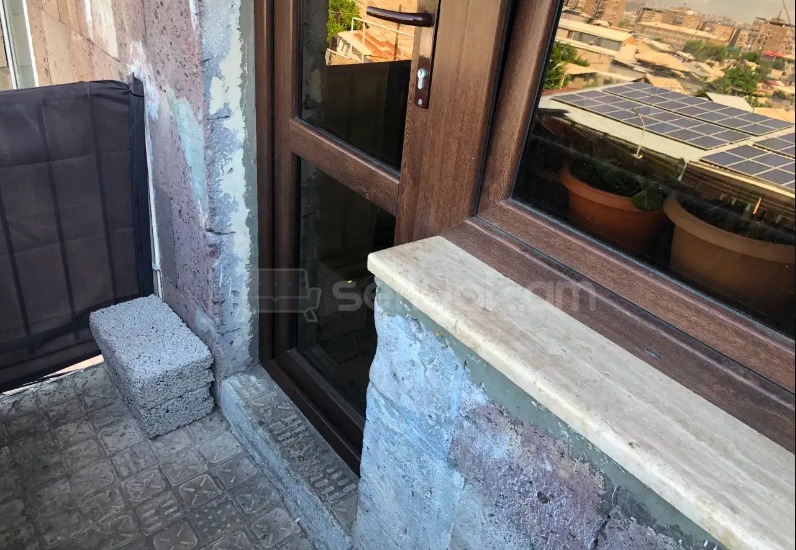 3 Սենյականոց Բնակարան Քարե Շենքում, 78քմ, 4/5 հարկ, Կոսմետիկ Վերանորոգված, Կահավորված