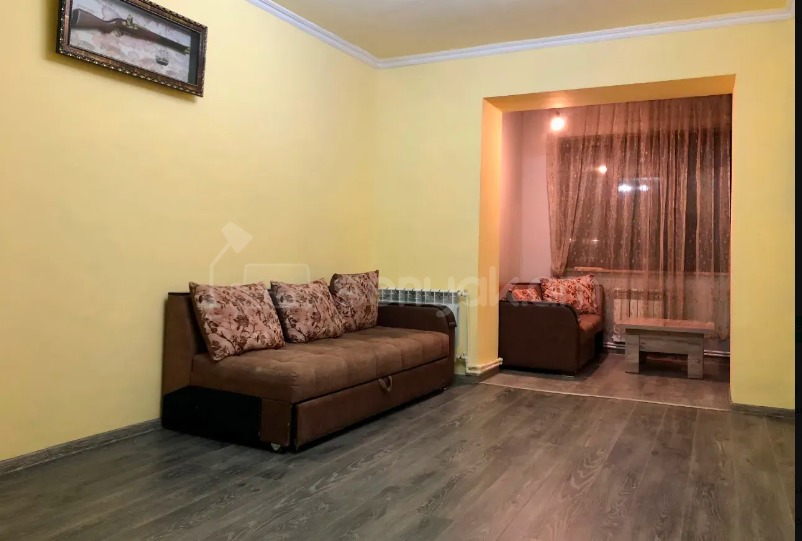 3 Սենյականոց Բնակարան Քարե Շենքում, 78քմ, 4/5 հարկ, Կոսմետիկ Վերանորոգված, Կահավորված