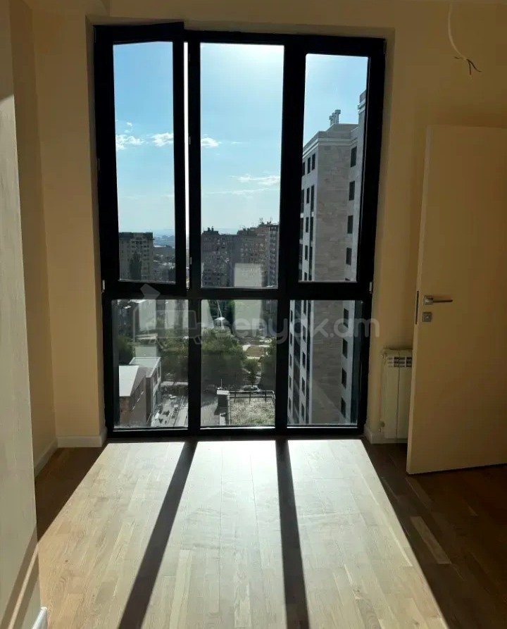 4 Սենյականոց Բնակարան Նորակառույցում, 112քմ, 10/16 հարկ, Կապիտալ Վերանորոգված