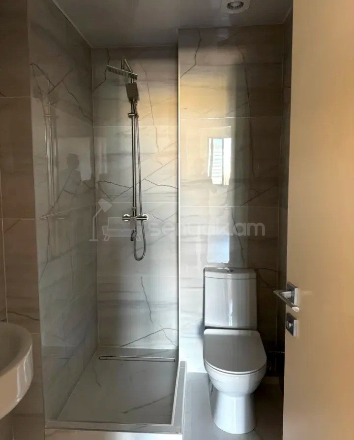 4 Սենյականոց Բնակարան Նորակառույցում, 112քմ, 10/16 հարկ, Կապիտալ Վերանորոգված