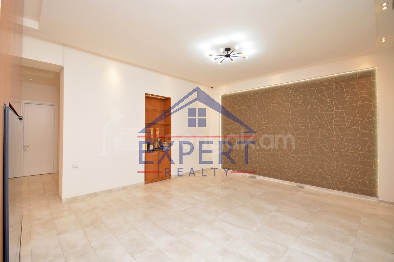 3 Սենյականոց Բնակարան Քարե Շենքում, 107քմ, 2/4 հարկ, Դիզայներական Վերանորոգված