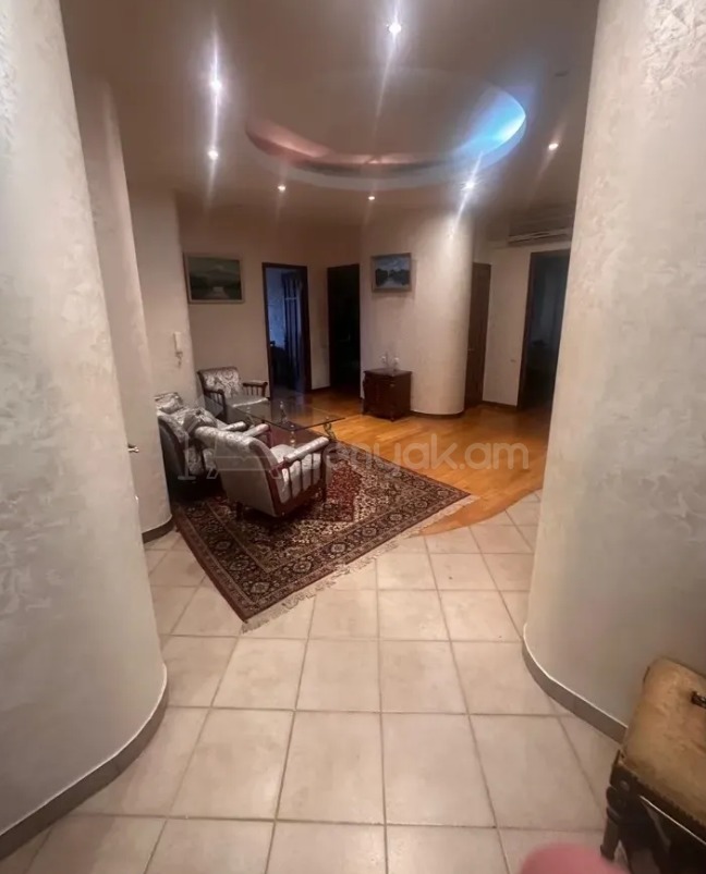 4 Սենյականոց Բնակարան Նորակառույցում, 130քմ, 3/7 հարկ, Կապիտալ Վերանորոգված, Կահավորված, Արևկող