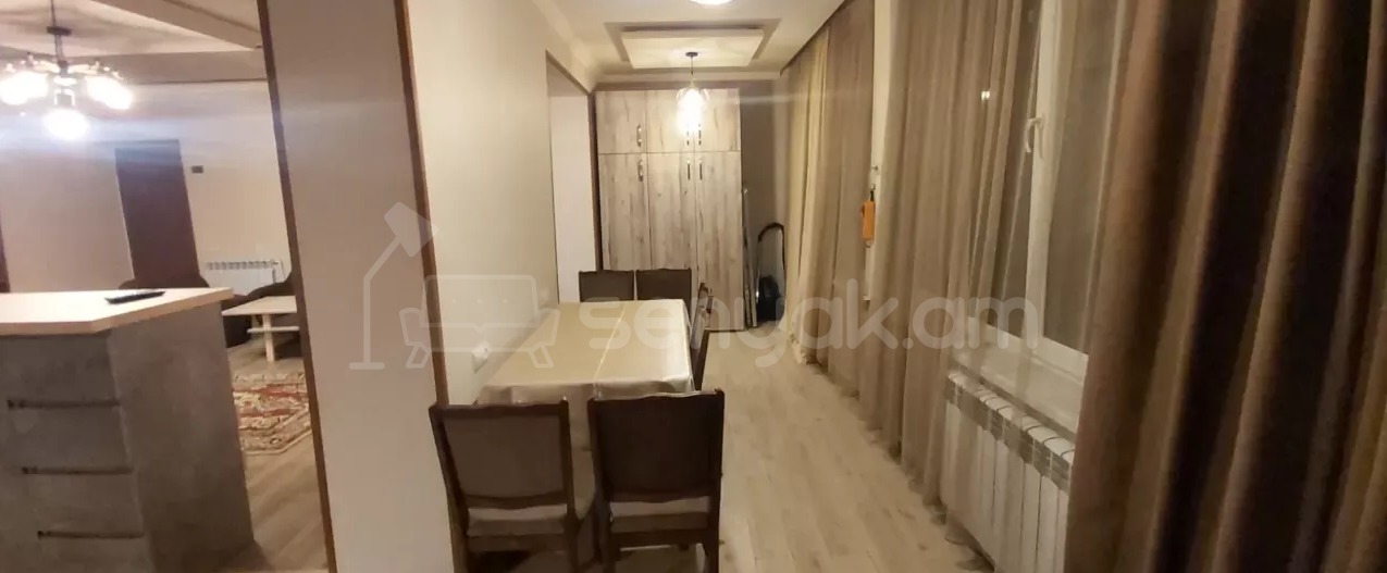 2 Սենյականոց Բնակարան Քարե Շենքում, 74քմ, 5/5 հարկ, Կապիտալ Վերանորոգված