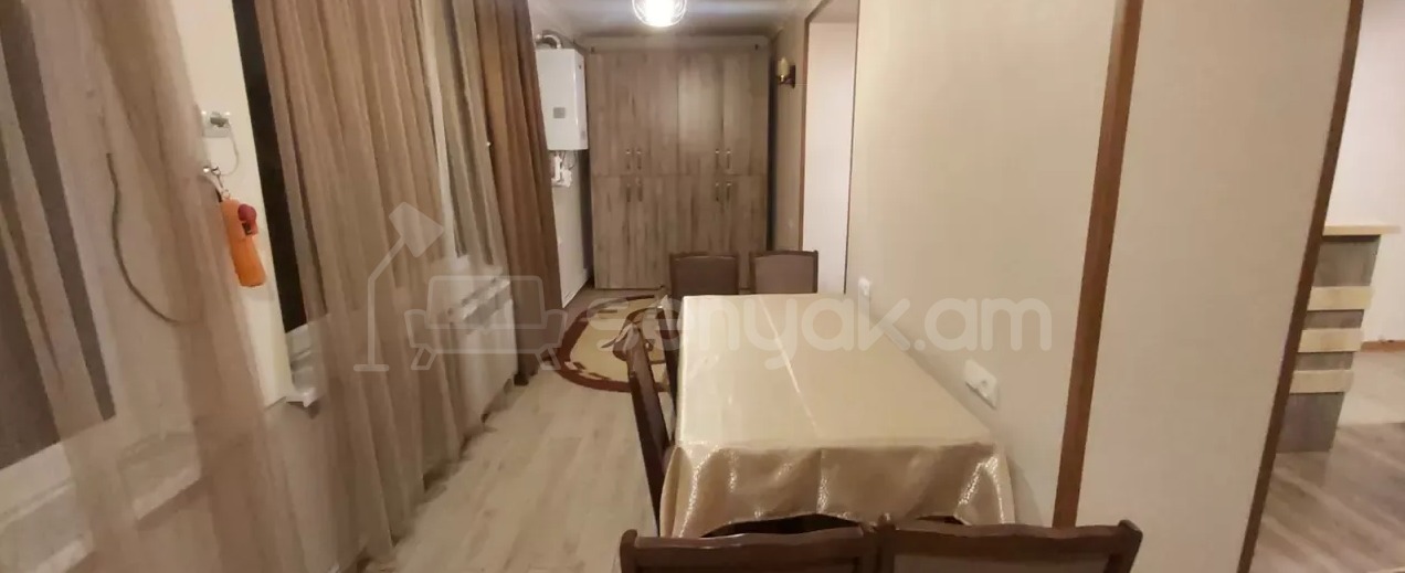 2 Սենյականոց Բնակարան Քարե Շենքում, 74քմ, 5/5 հարկ, Կապիտալ Վերանորոգված