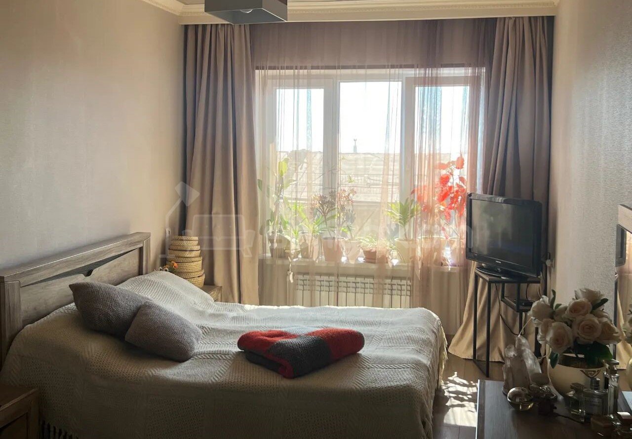 2 Սենյականոց Բնակարան Քարե Շենքում, 74քմ, 5/5 հարկ, Կապիտալ Վերանորոգված