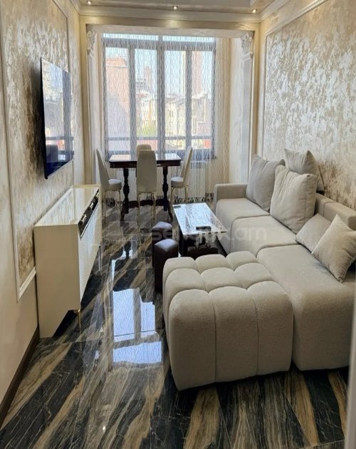 3 Սենյականոց Բնակարան, 86քմ, 9/10 հարկ, Կապիտալ Վերանորոգված, Կահավորված, Արևկող