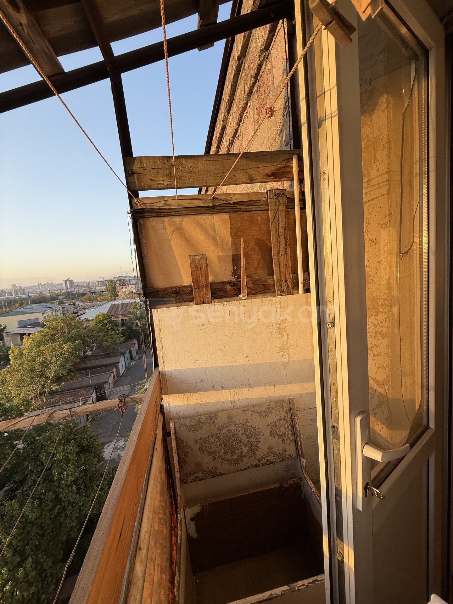 1 Սենյականոց Բնակարան Քարե Շենքում, 33քմ, 5/5 հարկ, Կապիտալ Վերանորոգված, Կահավորված, Արևկող