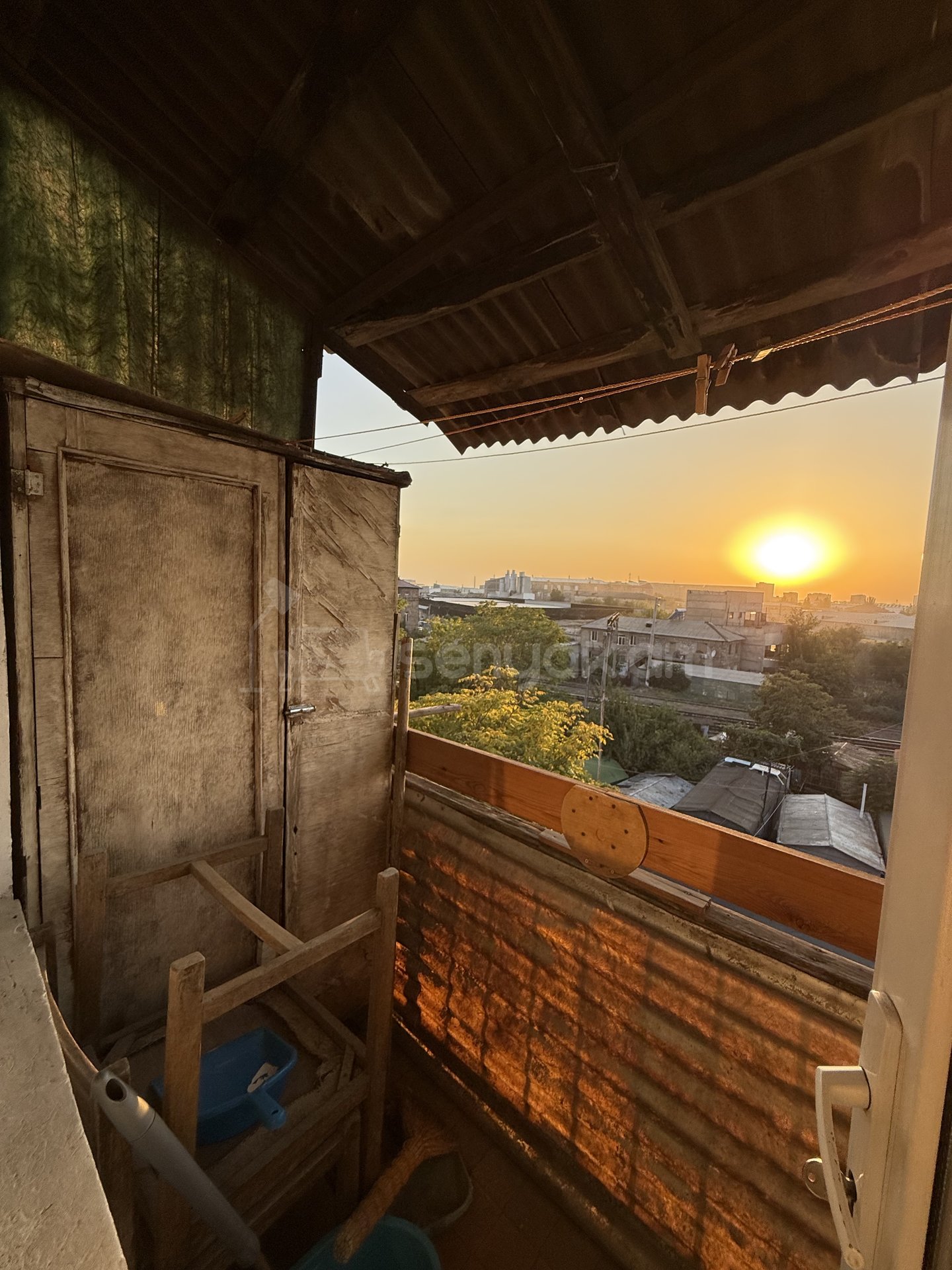 1 Սենյականոց Բնակարան Քարե Շենքում, 33քմ, 5/5 հարկ, Կապիտալ Վերանորոգված, Կահավորված, Արևկող