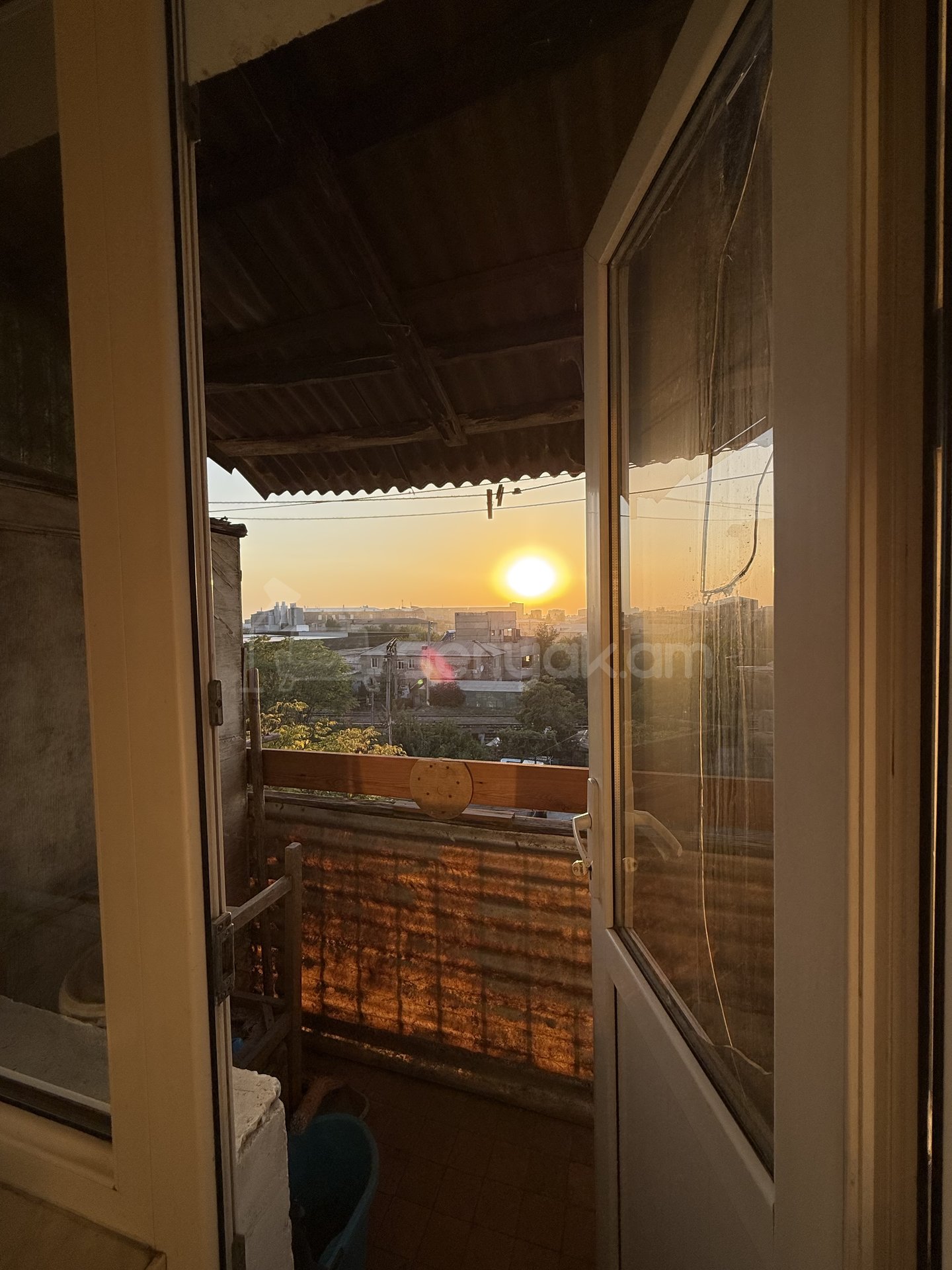 1 Սենյականոց Բնակարան Քարե Շենքում, 33քմ, 5/5 հարկ, Կապիտալ Վերանորոգված, Կահավորված, Արևկող