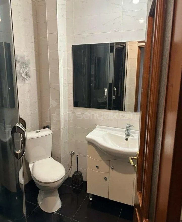 2 Սենյականոց Բնակարան Քարե Շենքում, 50քմ, 2/5 հարկ, Կապիտալ Վերանորոգված, Կահավորված, Արևկող