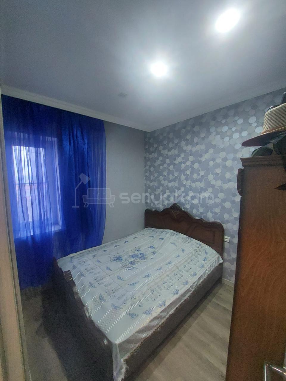 3 Սենյականոց Բնակարան Քարե Շենքում, 60քմ, 3/5 հարկ, Նորմալ Վիճակում, Կահավորված