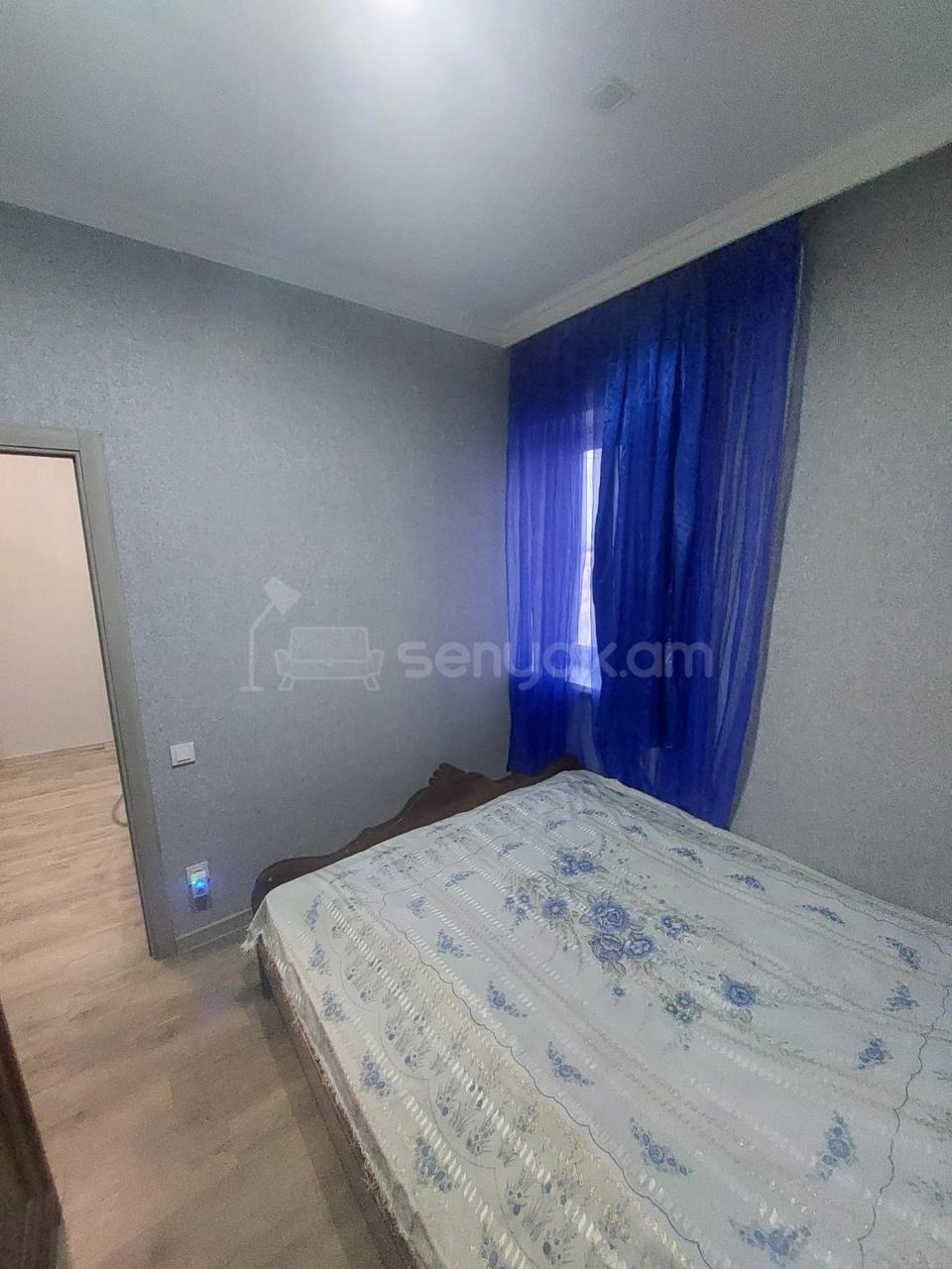 3 Սենյականոց Բնակարան Քարե Շենքում, 60քմ, 3/5 հարկ, Նորմալ Վիճակում, Կահավորված