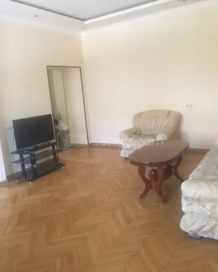 3 Սենյականոց Բնակարան Քարե Շենքում, 96քմ, 2/3 հարկ, Նորմալ Վիճակում, Կահավորված