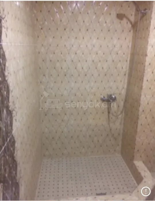 3 Սենյականոց Բնակարան, 100քմ, 9/9 հարկ, Նորմալ Վիճակում, Մասամբ Կահավորված