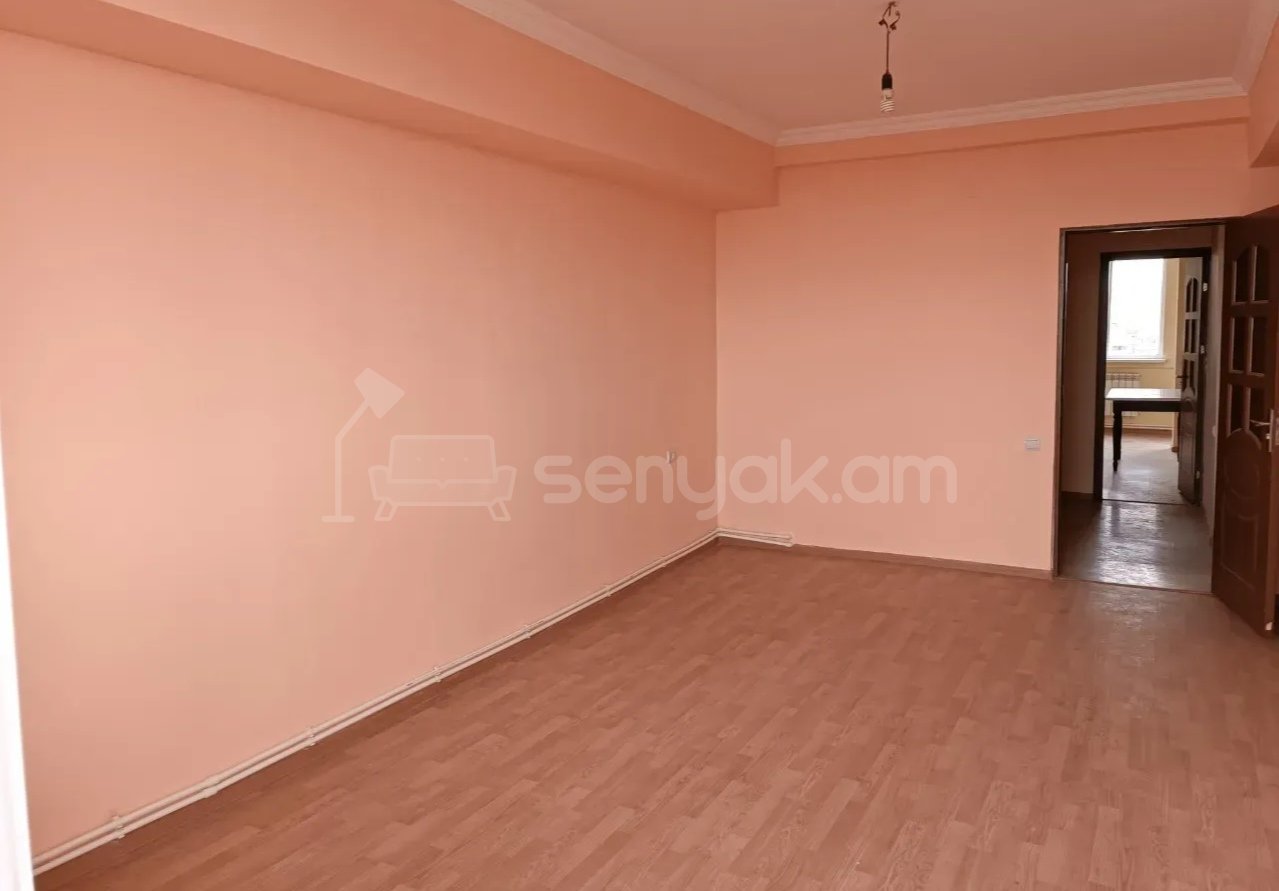 3 Սենյականոց Բնակարան, 100քմ, 9/9 հարկ, Նորմալ Վիճակում, Մասամբ Կահավորված