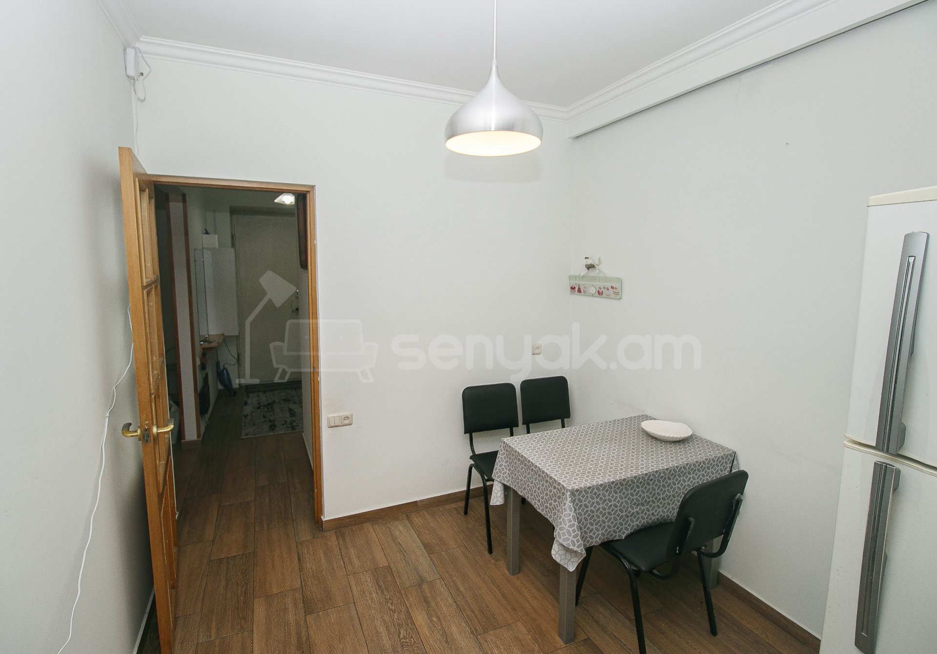 1 Սենյականոց Բնակարան Քարե Շենքում, 60քմ, 6/6 հարկ, Կապիտալ Վերանորոգված