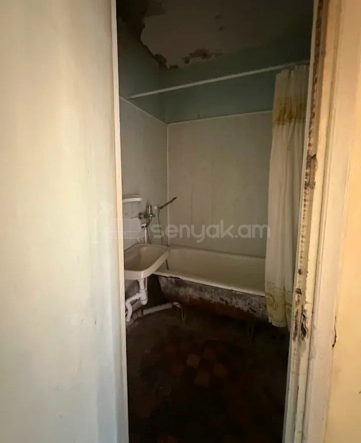 3 Սենյականոց Բնակարան, 78քմ, 2/9 հարկ, Պետական Վիճակում