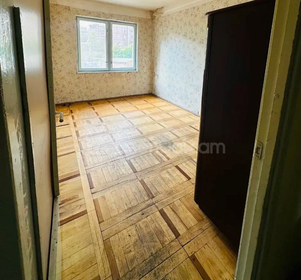 3 Սենյականոց Բնակարան, 78քմ, 2/9 հարկ, Պետական Վիճակում