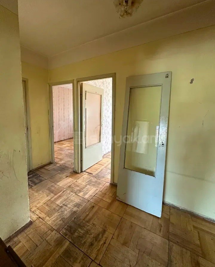 3 Սենյականոց Բնակարան, 78քմ, 2/9 հարկ, Պետական Վիճակում