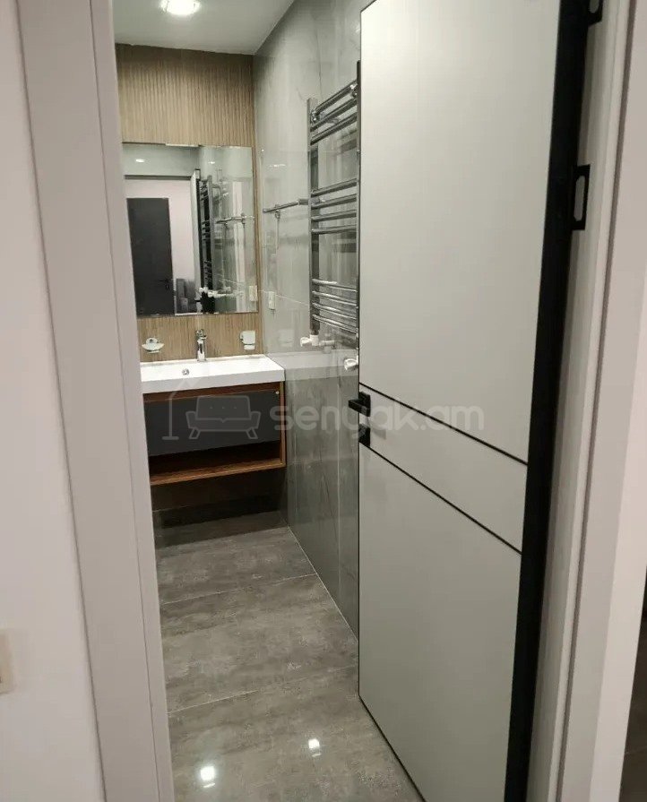 2 Սենյականոց Բնակարան, 37քմ, 8/9 հարկ, Կապիտալ Վերանորոգված