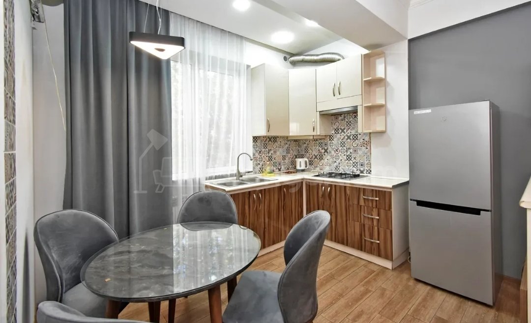 3 Սենյականոց Բնակարան, 72քմ, 2/6 հարկ, Կապիտալ Վերանորոգված, Կահավորված