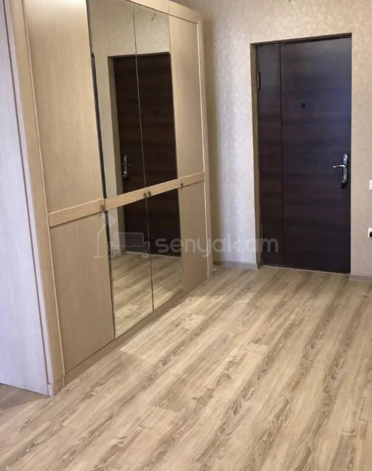 2 Սենյականոց Բնակարան, 68քմ, 9/12 հարկ, Դիզայներական Վերանորոգված, Կահավորված, Արևկող