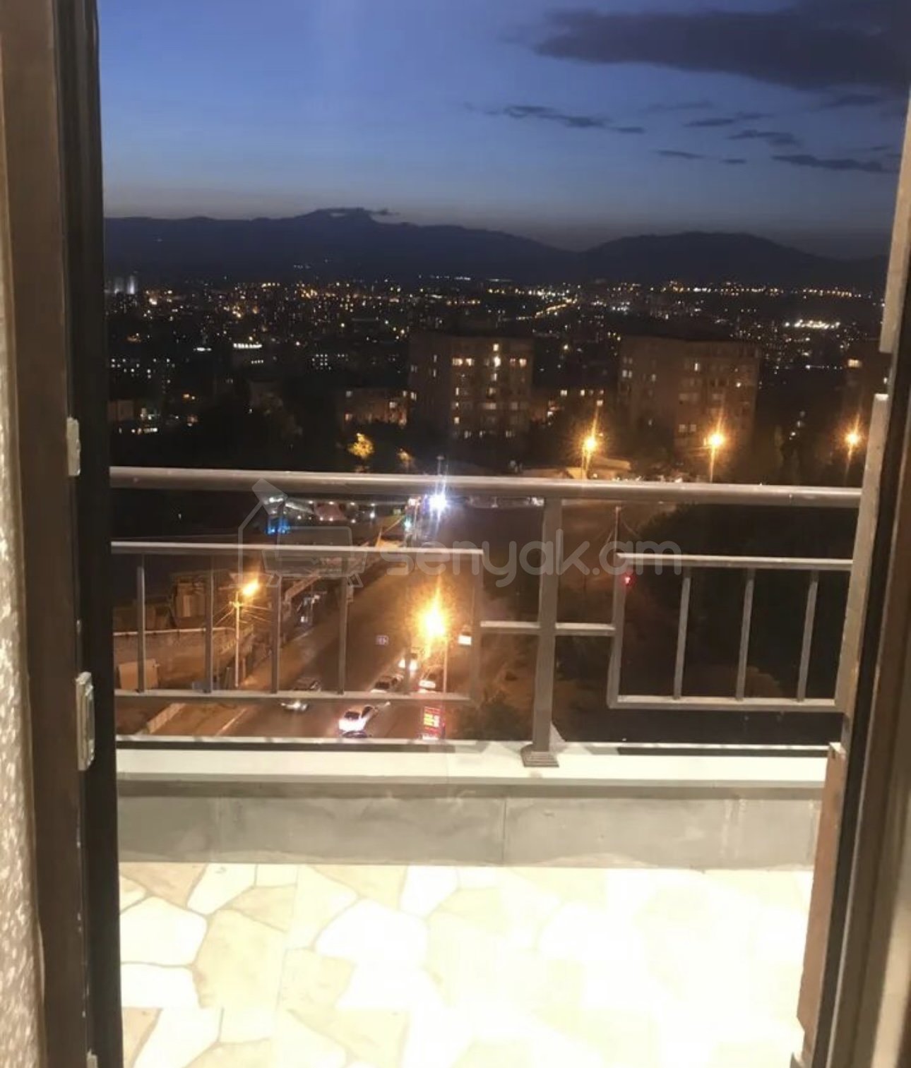 2 Սենյականոց Բնակարան, 68քմ, 9/12 հարկ, Դիզայներական Վերանորոգված, Կահավորված, Արևկող