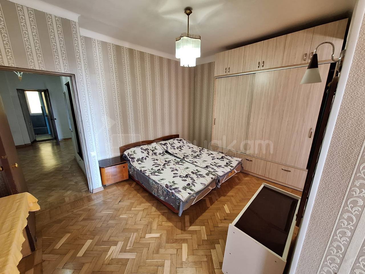 2 Սենյականոց Բնակարան Քարե Շենքում, 70քմ, 3/5 հարկ, Նորմալ Վիճակում, Կահավորված, Արևկող