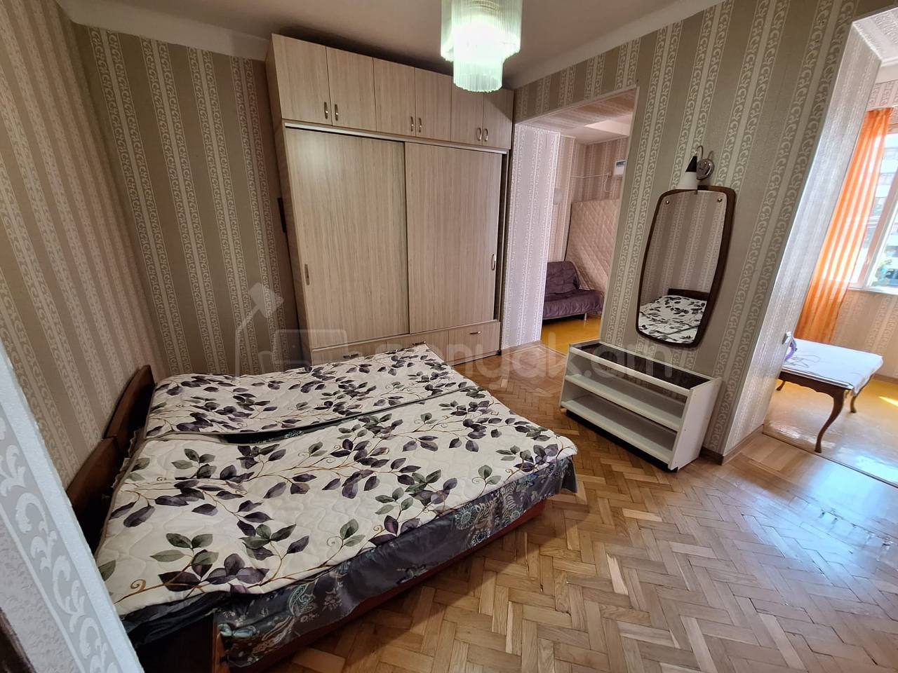 2 Սենյականոց Բնակարան Քարե Շենքում, 70քմ, 3/5 հարկ, Նորմալ Վիճակում, Կահավորված, Արևկող