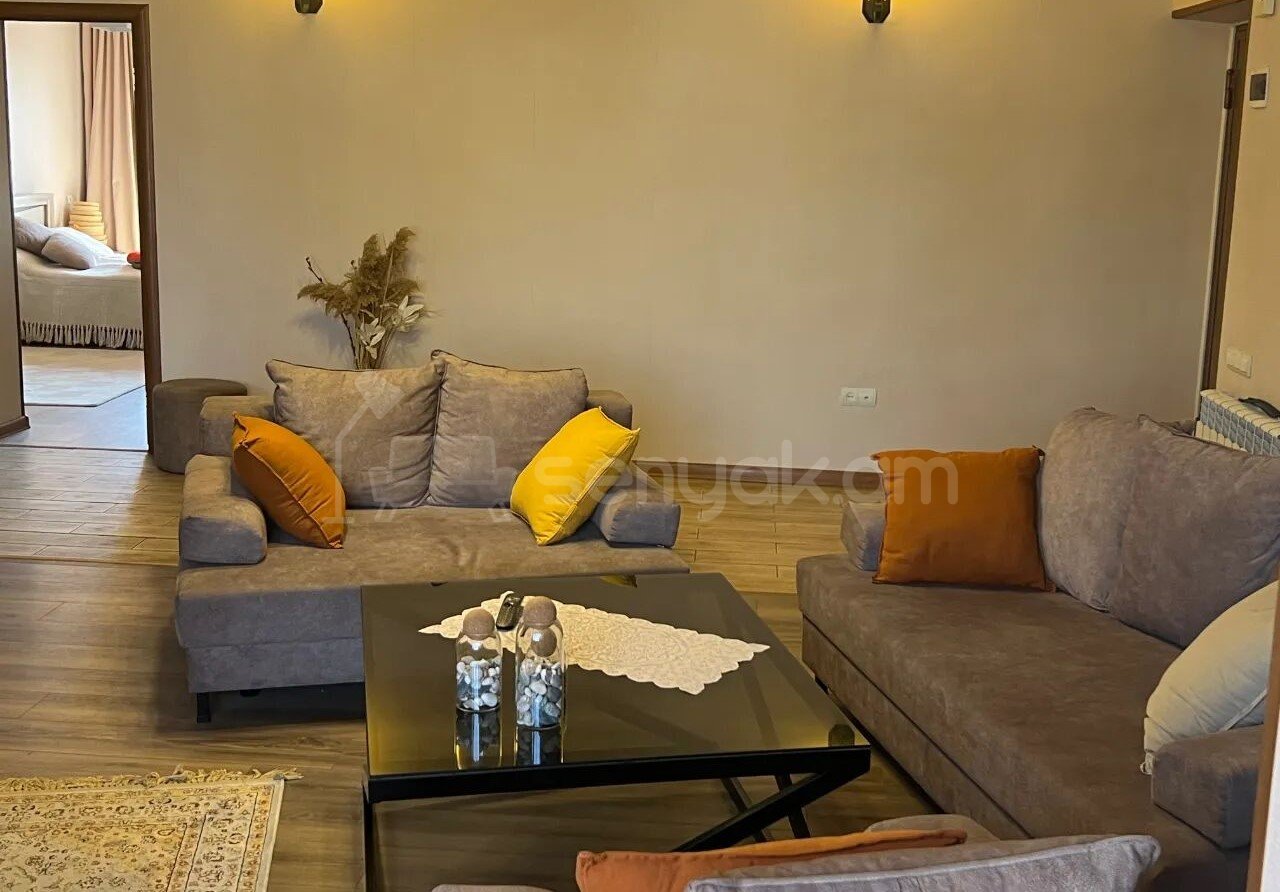 2 Սենյականոց Բնակարան Քարե Շենքում, 74քմ, 5/5 հարկ, Կապիտալ Վերանորոգված