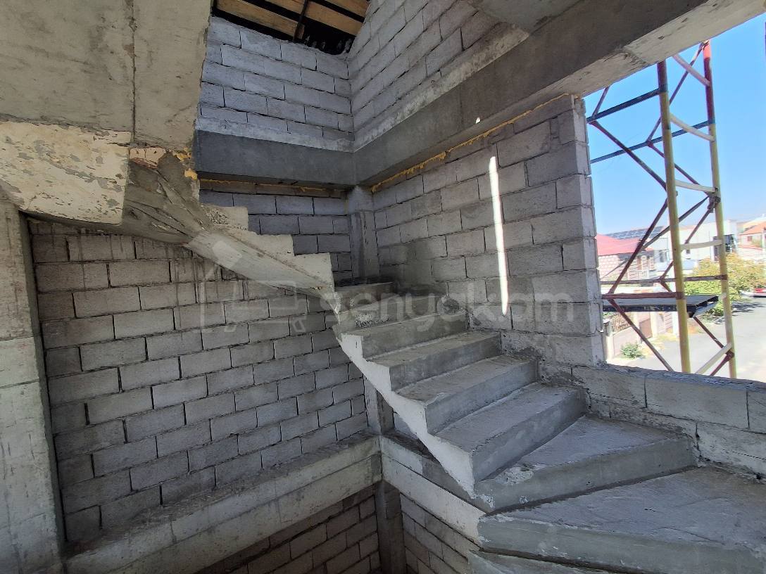 5 Սենյականոց Շքեղ Առանձնատուն, 180քմ, Ավտոտնակով