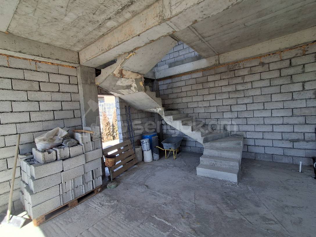 5 Սենյականոց Շքեղ Առանձնատուն, 180քմ, Ավտոտնակով