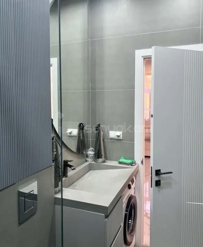 1 Սենյականոց Բնակարան Քարե Շենքում, 32քմ, 2/5 հարկ, Դիզայներական Վերանորոգված, Կահավորված, Արևկող