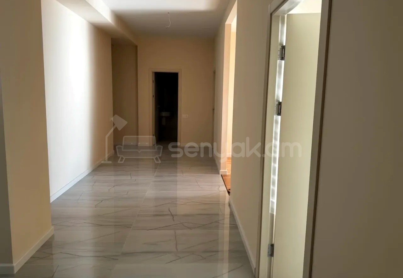 4 Սենյականոց Բնակարան Նորակառույցում, 112քմ, 10/16 հարկ, Կապիտալ Վերանորոգված