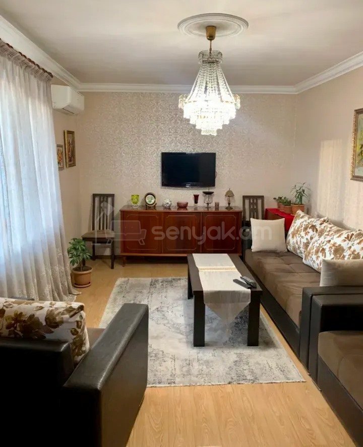 3 Սենյականոց Բնակարան Քարե Շենքում, 72քմ, 5/5 հարկ, Նորմալ Վիճակում