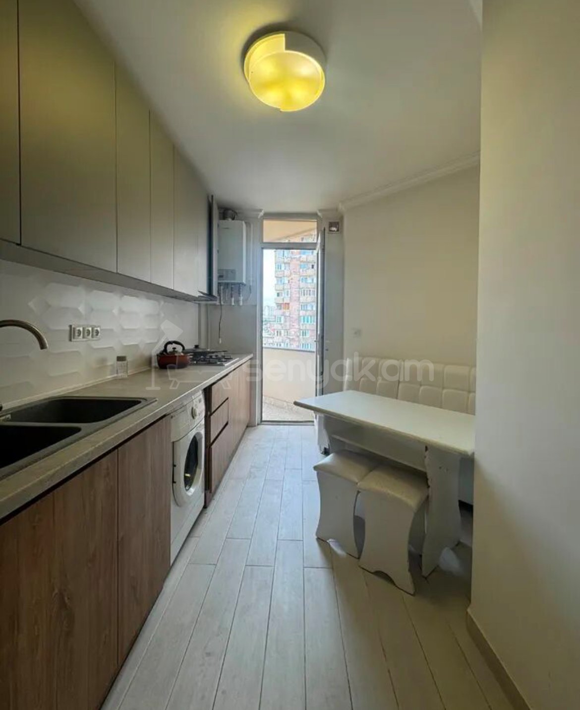 3 Սենյականոց Բնակարան Նորակառույցում, 89քմ, 9/10 հարկ, Դիզայներական Վերանորոգված