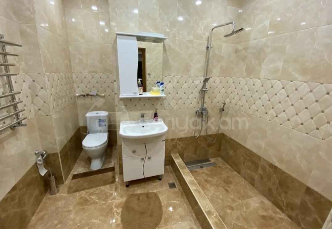 3 Սենյականոց Բնակարան Քարե Շենքում, 73քմ, 2/4 հարկ, Կապիտալ Վերանորոգված, Կահավորված, Արևկող