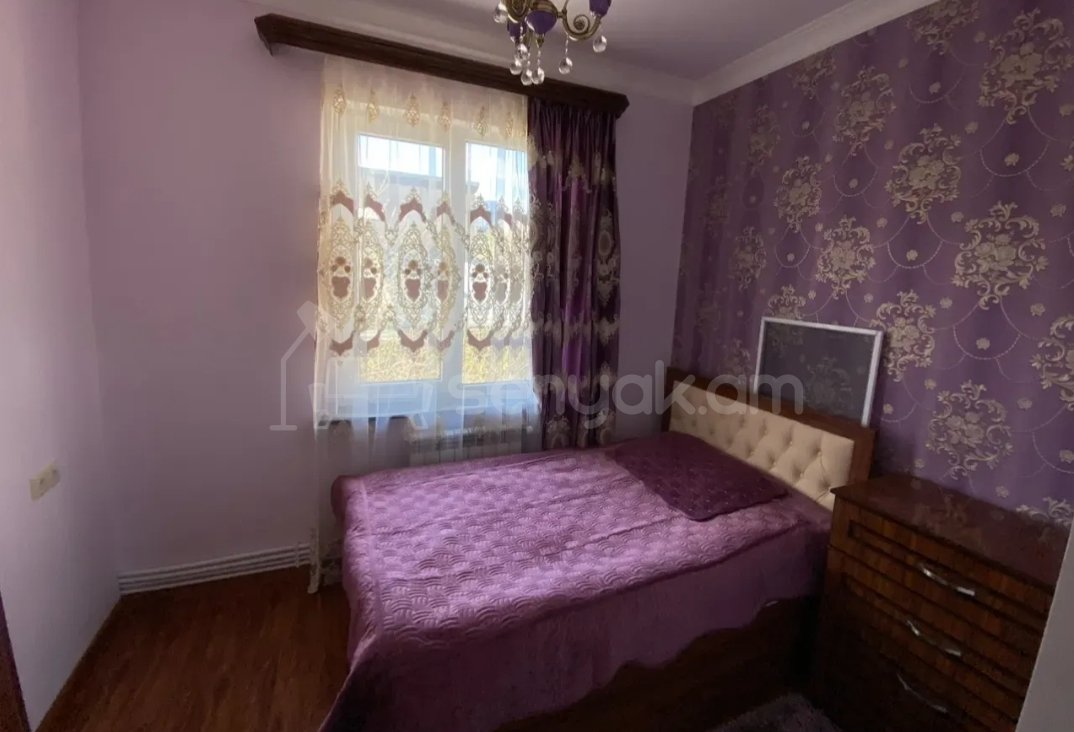 3 Սենյականոց Բնակարան Քարե Շենքում, 73քմ, 2/4 հարկ, Կապիտալ Վերանորոգված, Կահավորված, Արևկող