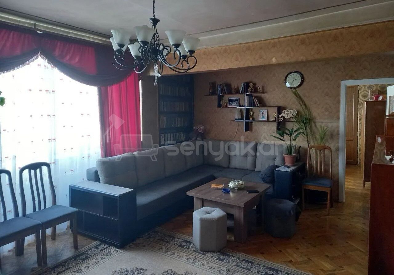 3 Սենյականոց Բնակարան, 81քմ, 10/14 հարկ, Պետական Վիճակում