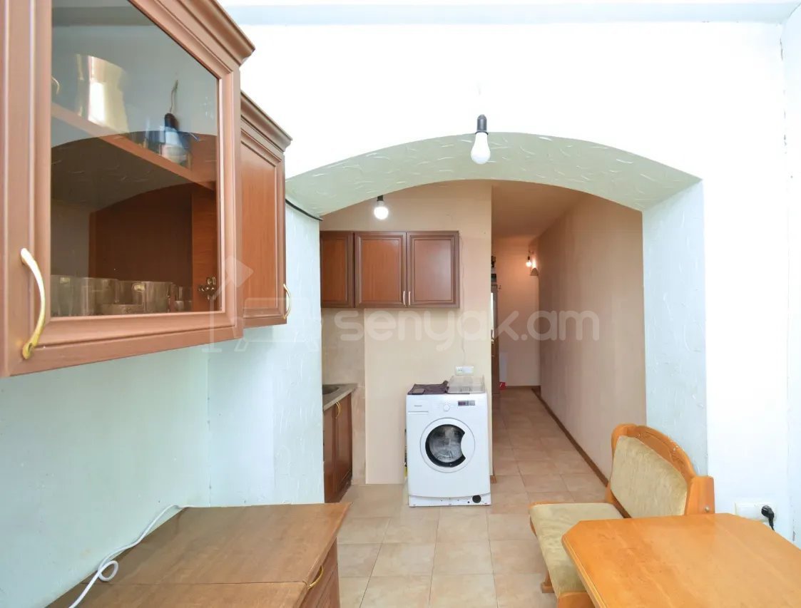 7 Սենյականոց Բնակարան Քարե Շենքում, 55քմ, 5/5 հարկ, Զրոյական Վիճակում