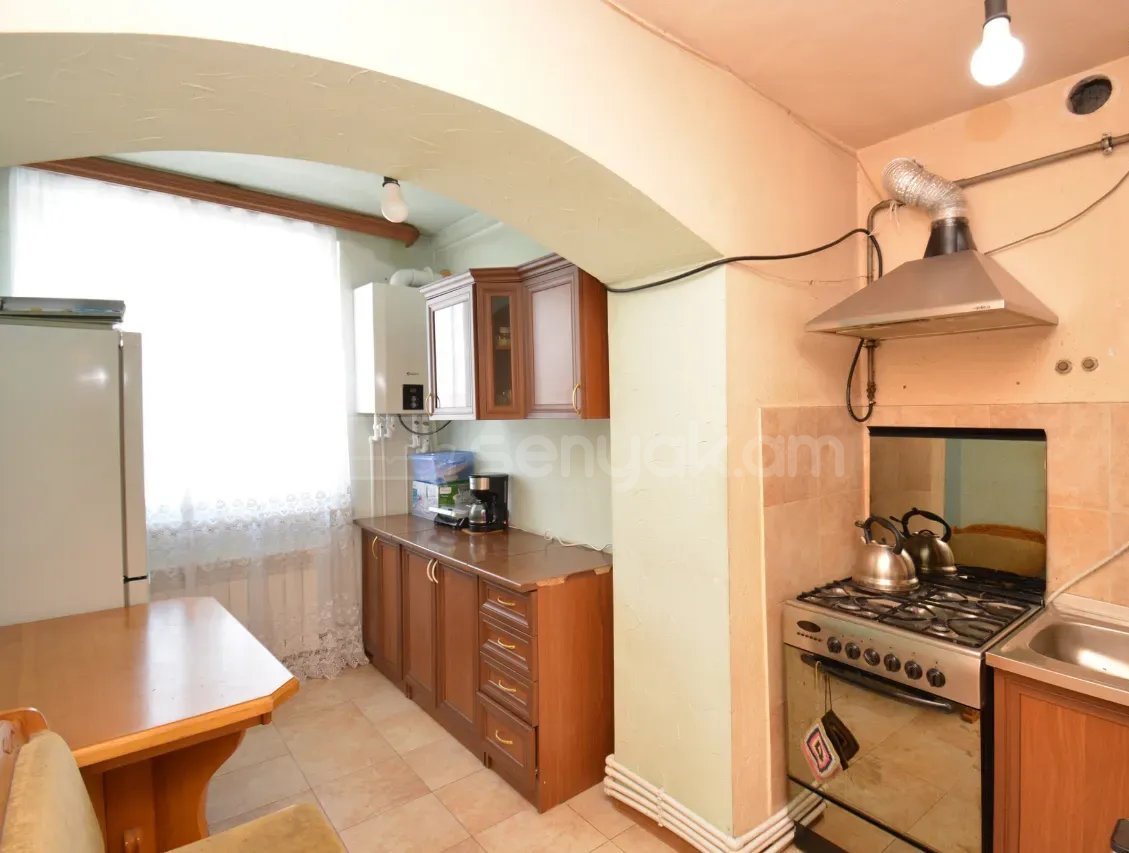 7 Սենյականոց Բնակարան Քարե Շենքում, 55քմ, 5/5 հարկ, Զրոյական Վիճակում