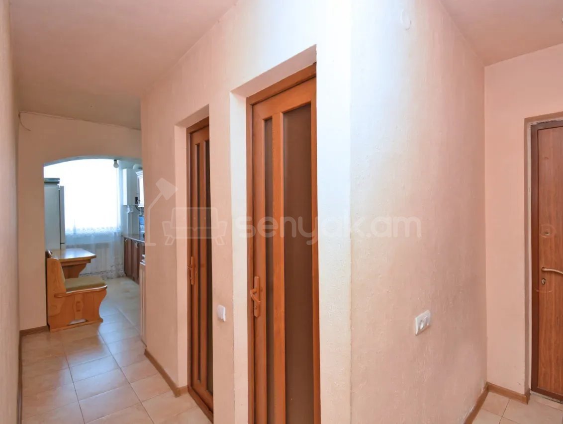 7 Սենյականոց Բնակարան Քարե Շենքում, 55քմ, 5/5 հարկ, Զրոյական Վիճակում