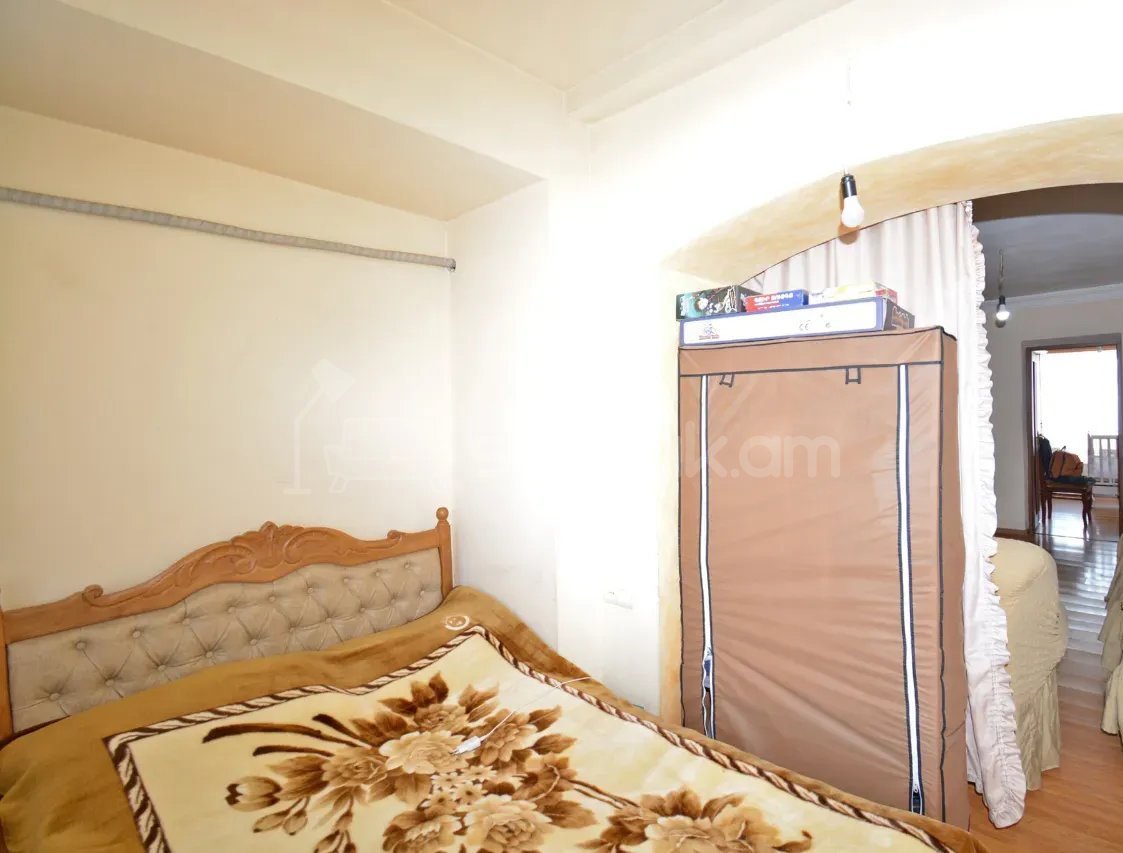 7 Սենյականոց Բնակարան Քարե Շենքում, 55քմ, 5/5 հարկ, Զրոյական Վիճակում