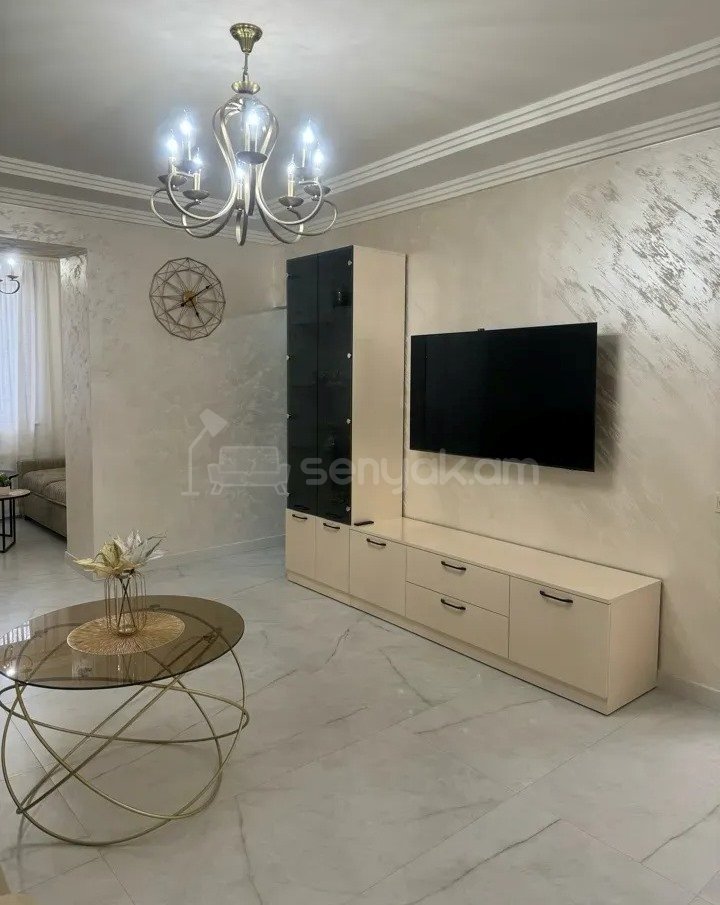 2 Սենյականոց Բնակարան Քարե Շենքում, 60քմ, 2/5 հարկ, Կապիտալ Վերանորոգված